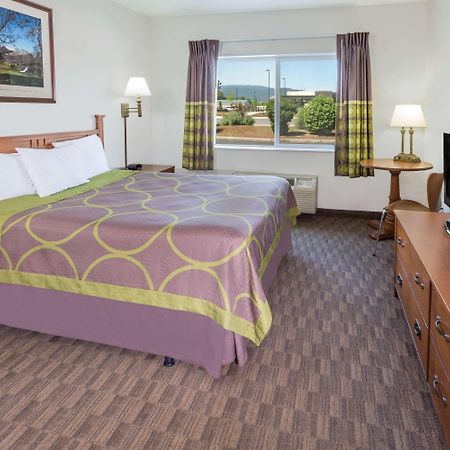 Super 8 By Wyndham Central Pt Medford Central Point Zewnętrze zdjęcie